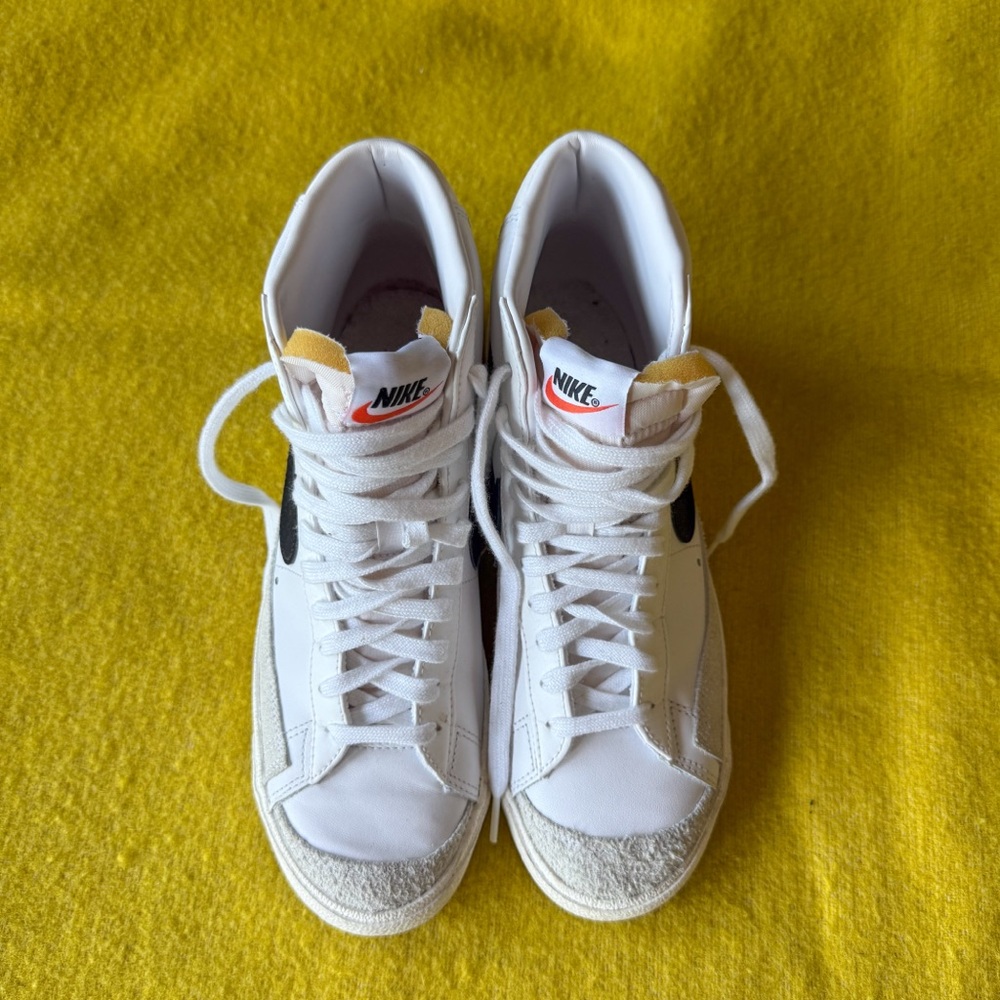 NIKE Blazer Womens Shoes sz 10